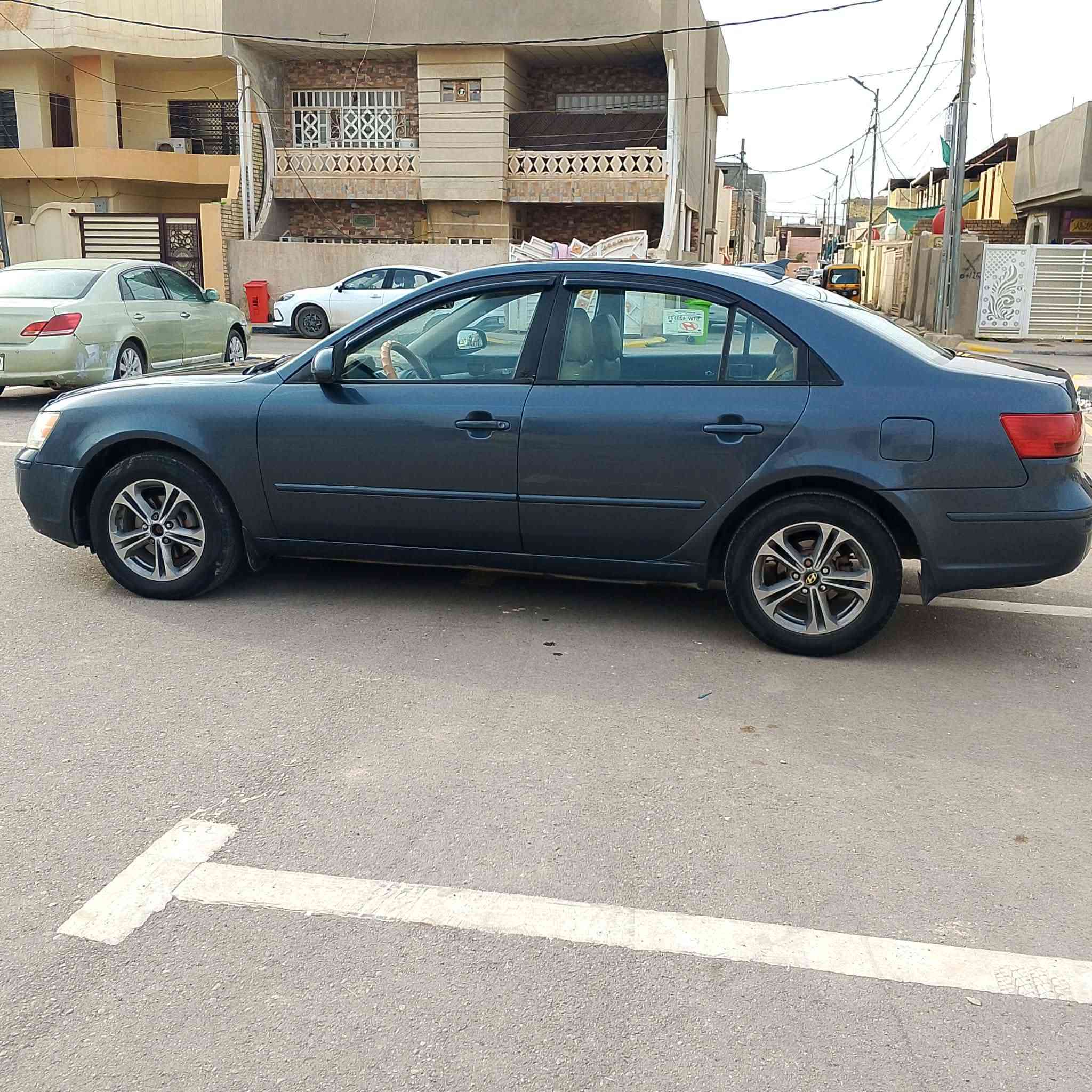 سوناتا موديل 2009واسط دولي باسمنا مجددا سنويه وهزة حجم المكينة 2400دوش مكينه وكير وتبريد مكفولات غرفه جديدة تخم تاير صدر امامي خلفي مكفولات منظومه صيانه شامله للسيارة دواخل جديدة مكان السيارة قضاء العزيزيه السياره احلى من الصور  السعر 105بيهامجال ***********
