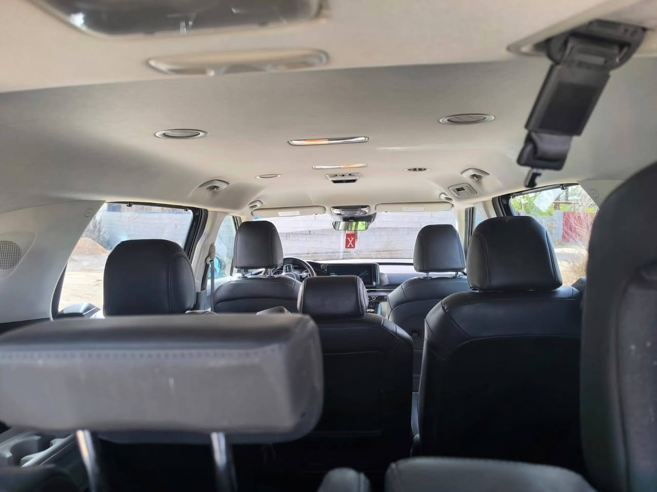 السلام عليكم
كرلفان موديل 2023
سياره فول موصفات عده الفتحه
7راكب
مكينه 6
مكينه كير مكفول
حداديه جديده سياره جاهزه
اي نقص مابيه
مكلف بل نشر
***********
