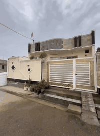 مشتمل طابقين في القدس المساحة 175م الواجهة 9 طابقين الأول غرقة نوم واستقبال ومطبخ وصالة وصحيات ومنور الأرضية سيراميك والسطح شتايكر 
الطابق الثاني غرفة نوم وصحيات الأرضية سيراميك والسطح شتايكر
بناء ممتاز درجة أولى الاتصال على الرقم *********** او مراجعة مكتب الجوادين للعقار الحي العسكري مجاور أسواق الكفيل سابقا ومجاور فرن صمون اشور موجود وات ساب
