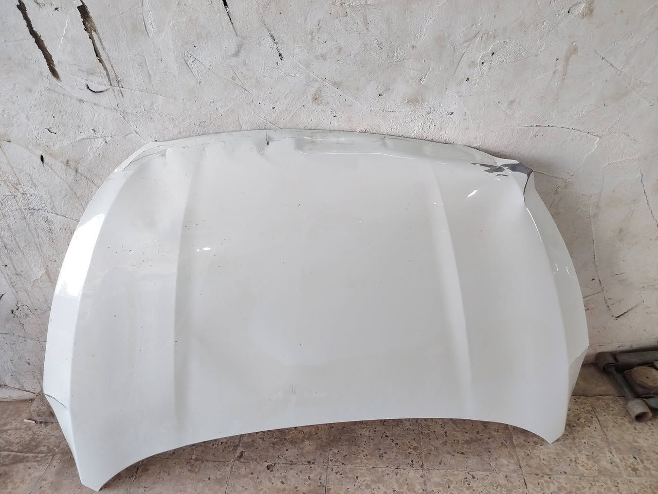 السلام عليكم 
بنيد توسان 2011 بلادي مال الشركة بي طخة بسيطة للبيع
الي محتاجه يراسلني او يتصل 
مكاني ديالى
***********
