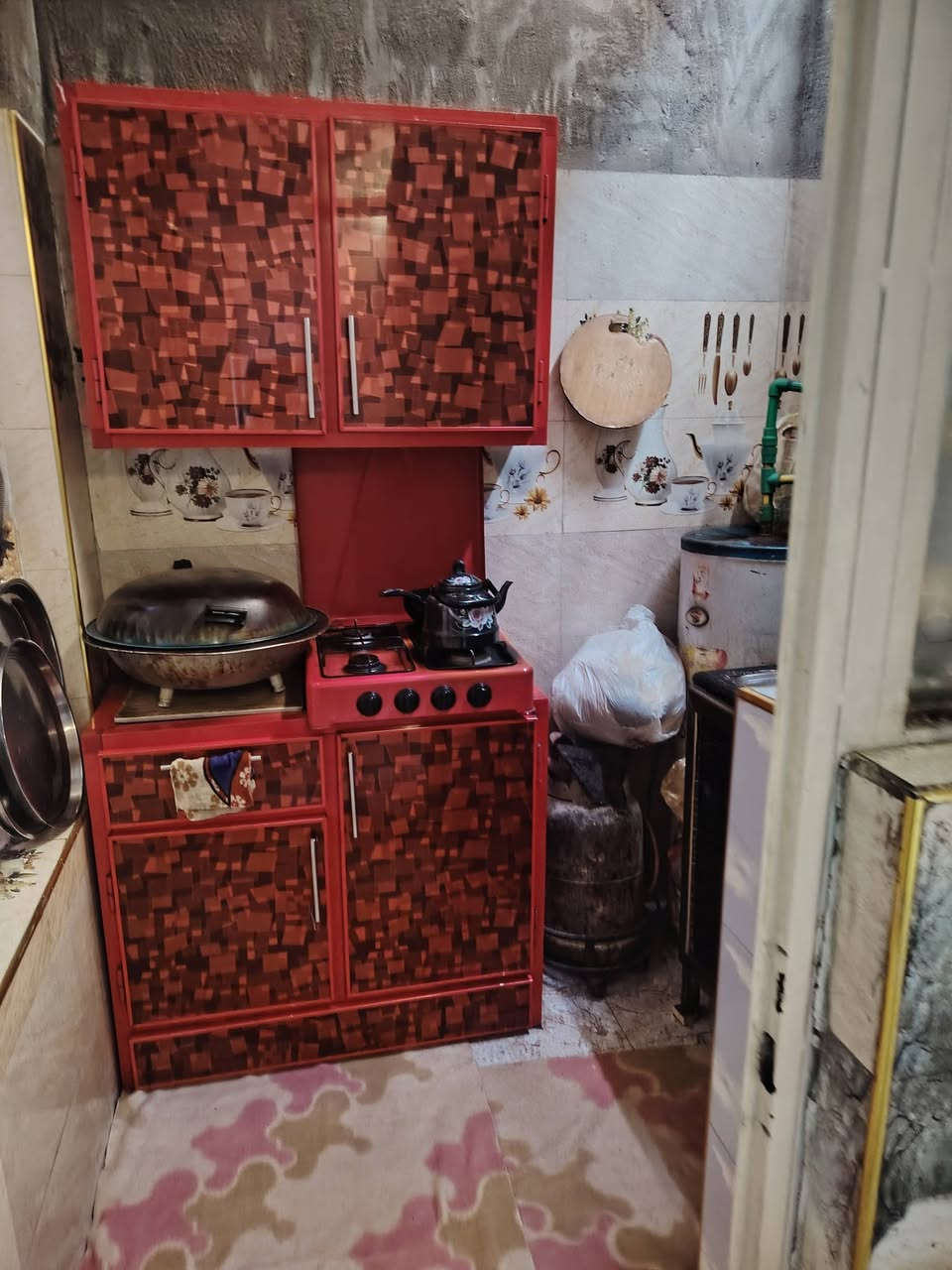 عدي بيت بحي المهندسين قاط ونص ١٠٠ متر عل شارع بل مربع الذهبي ***********مستعجل علا بيعته جوه السوك ابيع بيت تعبان علي
