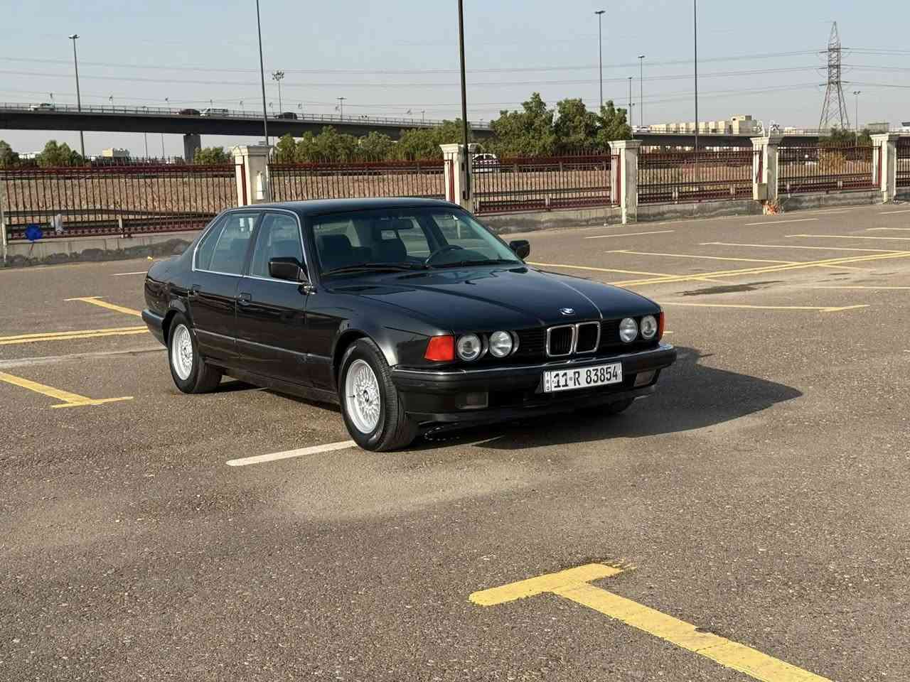 للبيع BMW حجم 735i موديل 1991 ،، محرك وكير مكفولات صدر امامي خلفي جديد تبريد ثلج ،، السياره جاهزه مناقصها شي ،، صبغ عام للجماليه ،، رقم بغداد دولي وبأسمي المكان بغداد حي الخضراء ،، السعر 58 ورقه ،، ***********

