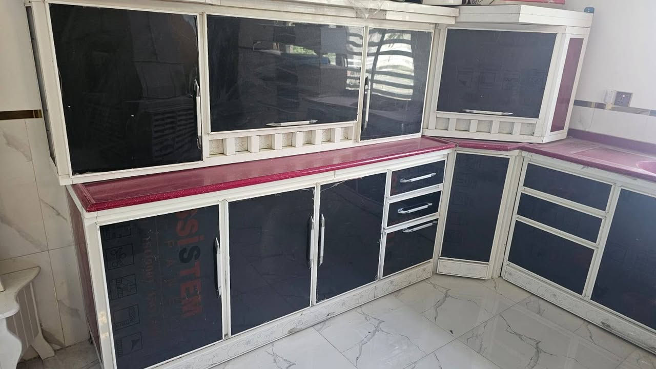 السلام عليكم  كونتر نضيف حطاطه 4قطع للبيع 550وبي مجال اي ستفسار ع هذا الرقم ***********
