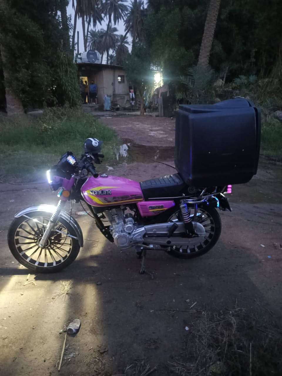 السلام عليكم دراجه سونلنك موديل 25 دراجه بعدهه جديده مكاني بغداد رايدهه ب750 وبيهه مجال حك الجيه هاي ارقام واتساب ورصيد
*********** ***********
