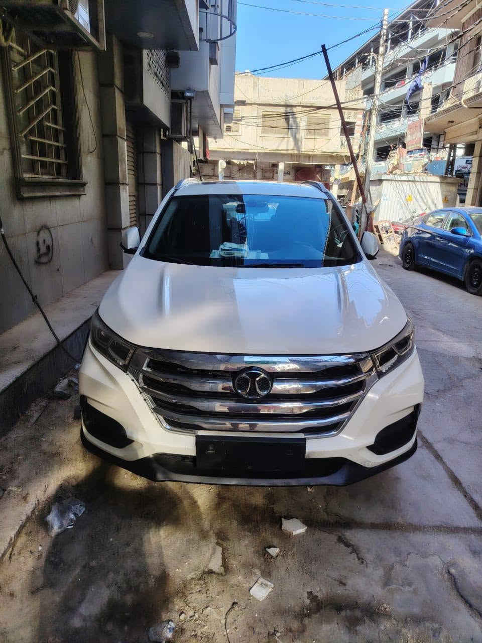 (مكان السياره بابل حله) 
السعر (80)

بايك 65x (سينوفا) موديل (2021) كفاله عامه
المحرك: 2000 تيربو، 4 سلندر.
القوة: 177 حصان (130 كيلوواط).
عزم الدوران: 240 نيوتن.متر.
ناقل الحركة: أوتوماتيك 6 سرعات.
نظام الدفع: دفع أمامي (FWD).
السرعة القصوى: حوالي 210 كم/ساعة.
سعة خزان الوقود: 60 لترًا. 
مقعد السائق كهربائي.
مقاعد جلد.
شاشة لمس 8 إنش.
بلوتوث وUSB.
6 سماعات.
مكيف أوتوماتيك.
تشغيل ودخول ذكي (بصمة).
كاميرا خلفية.
حساسات اصطفاف.
مثبت سرعة

ملاحظه "" السياره ما مرقمه بس رقمه محجوز بابل يومين يطلع... السياره يخلص قسطه  بعد 5  اشهر للعلم الاستقطاع إلكتروني 

*********** 
***********
