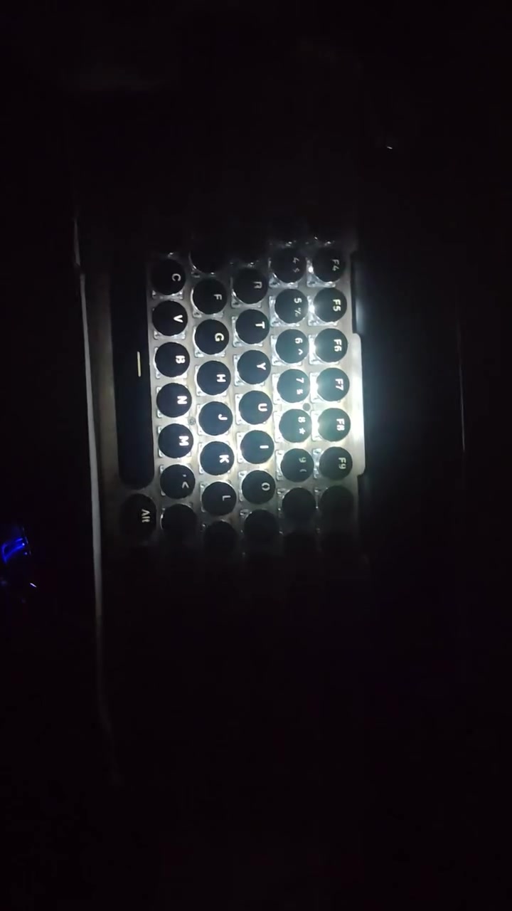 التفاصيل ذاكرها بالفيديو  حط سعر يرضي الله. طلعت سعره يكلي من ٤٠ دولار الئ ٦٠ دولار. انا ما اعرف بأمور الحاسبات


**إذا كنت صاحب هذا الإعلان وتريد حذفه لأي سبب، رجاءا أرسل رسالة إلى الدعم الفني**