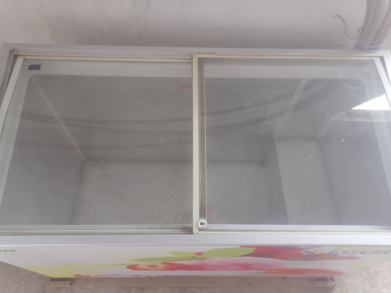 السلام عليكم 
مجمدة مع سلات اجباس للبيع
مكاني ديالى( خان بني سعد) 
للاستفسار ***********
