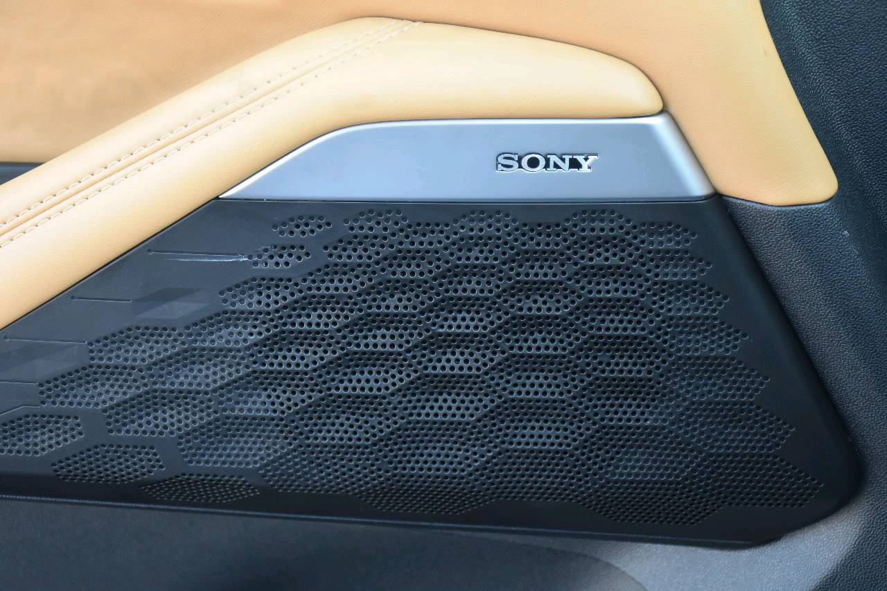 شانجان يوني كي 2024 🚘 
🔥 Changan Uni K 2024 🔥
لون اسمنتي
🚘 مرقم بغداد 🚘 

📃 اليكم التفاصيل الآتية 👇🏻👇🏻

تسجيل DVR اثناء القيادة 
🚘 خليجي 
🚘 ماشية 1400 كيلو فقط 
🚘 موديل 2024
⚙️ حجم المحرك 2.0L Turbo
⚙️ مرتبط بناقل حركة أوتو 8 نمر
⚙️ يبلغ عزم الدوران 390 نيوتن / متر 
🐎 بقوة 233 حصان 🐎🐎
🔑 مفتاح التشغيل بصمة 
🔑 تشغيل عن بعد 
🪟 بانوراما 
🚗 فتح الصندوق كهرباء 
🚗 دفع رباعي AWD 
‼️ اريل نفكيتر 
📍حساسات أمامية 
📍حساسات خلفية 
💡لايت زينون + LED 
🔦️ بك لايت LED 
🚘 قبضات أبواب شفط
🚘 دخول بصمة ذكي 
🛞 حجم الاطار 265/45R21
🛞 ويل كب 21
🛞 4 دسك
🛞 حساسات ضغط الاطارات 
✨️ اشارة في المرايا الجانبية 
✨️ المرايا قابلة للطي كهرباء 
🌧 ماسحة خلفية 
🎈عدد AIR BAG 6
🚗 هاند بريك كهرباء 
🚗 ا ABS 
🖥 دشبول شاشة ديجيتال 
🖥 شاشة Apple Car play 
📷 كاميرا دوارة 
📷 4 كاميرات 360°
💡الانارة الداخلية LED 
⭕️ مقود جلد حياكة  
🛣 مثبت السرعة Cruise 
🎶 المودات والاوامر الصوتية 
🎶 ا Bluetooth / T YPCE 
🔋شاحن هاتف Wireless 
⚡️مخرج منفذ الطاقة 
🔍فحص نظام السيارة 
🚘 انارة داخلية LED محيطية 
💺تتسع المقصورة ل 5 ركاب
💺المقاعد جلد
💺حركة المقاعد الأمامية كهرباء 
💺 تدفئة وتبريد المقاعد الامامية
💺ذاكرة مقعد السائق
💺تجاوي متحركة 
👶 مثبت مقعد الطفل ISOFIX 
❄️ تبريد شاشة 
❄️ قطعتين تبريد
🚘 أوضاع القيادة Drive Mode 
🧱 أوتو بريك ‼️
 🧱 رادار
⛷️ نظام مانع الانزلاق 
⛰️ نظام نزول المنحدرات 
🥤النظام الصوتي SONY
🚘 دبل اكزوس 
🚘 تطعيم الدواخل ألمنيوم

السعر 35 مليون دينار عراقي 