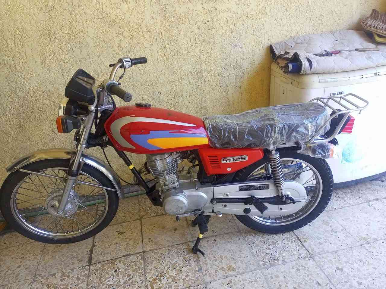 سلام عليكم دراجه لبيع نامه بدون السعر 700وبيه مجال المكان عماره *********** واتساب
