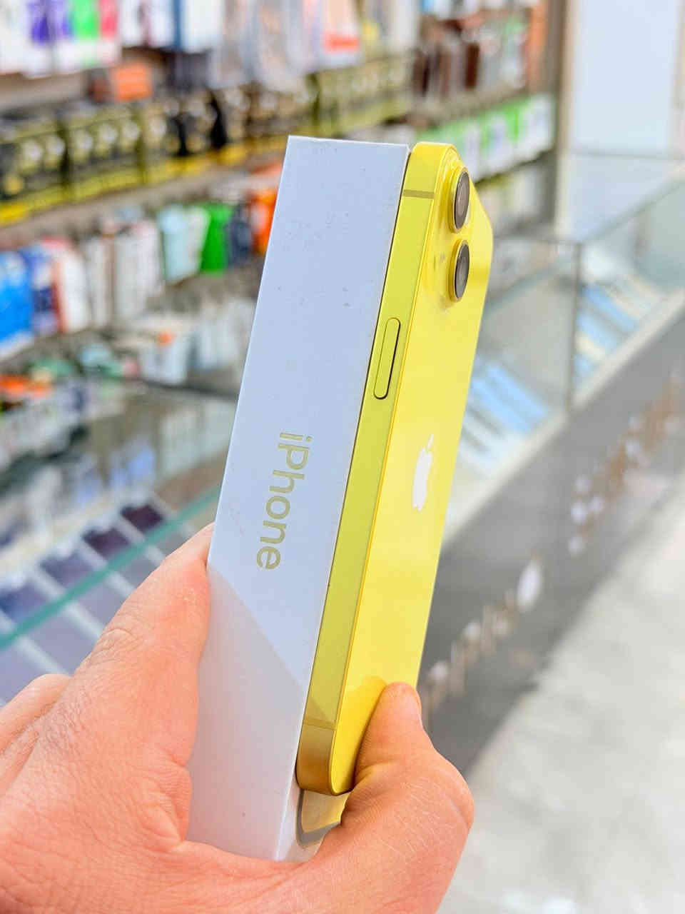 ايفون 14 ذاكره 128 بطاريه 93 يعني جديد نضافه ميه بل ميه خيال مال زلغ مابي كامل ملحقاته وتر بروف فحص حاسبه كله نورمال يعني ممبدل بي شي شرط تفحص بالوكاله نموذج M الأصلي ✌️
لون مميز (ومتوفر اقساط على مصرف الرافدين )تاخذه ضمان 5 ايام اي مشكله او عطل من المركز 
السعر 490 الف 🔥🔥🔥
العنوان بغداد البياع شارع 20 مقابيل علي العناب او الشيف السوري مركز الهاتف لاصلي 
📞📞***********
📞📞***********
