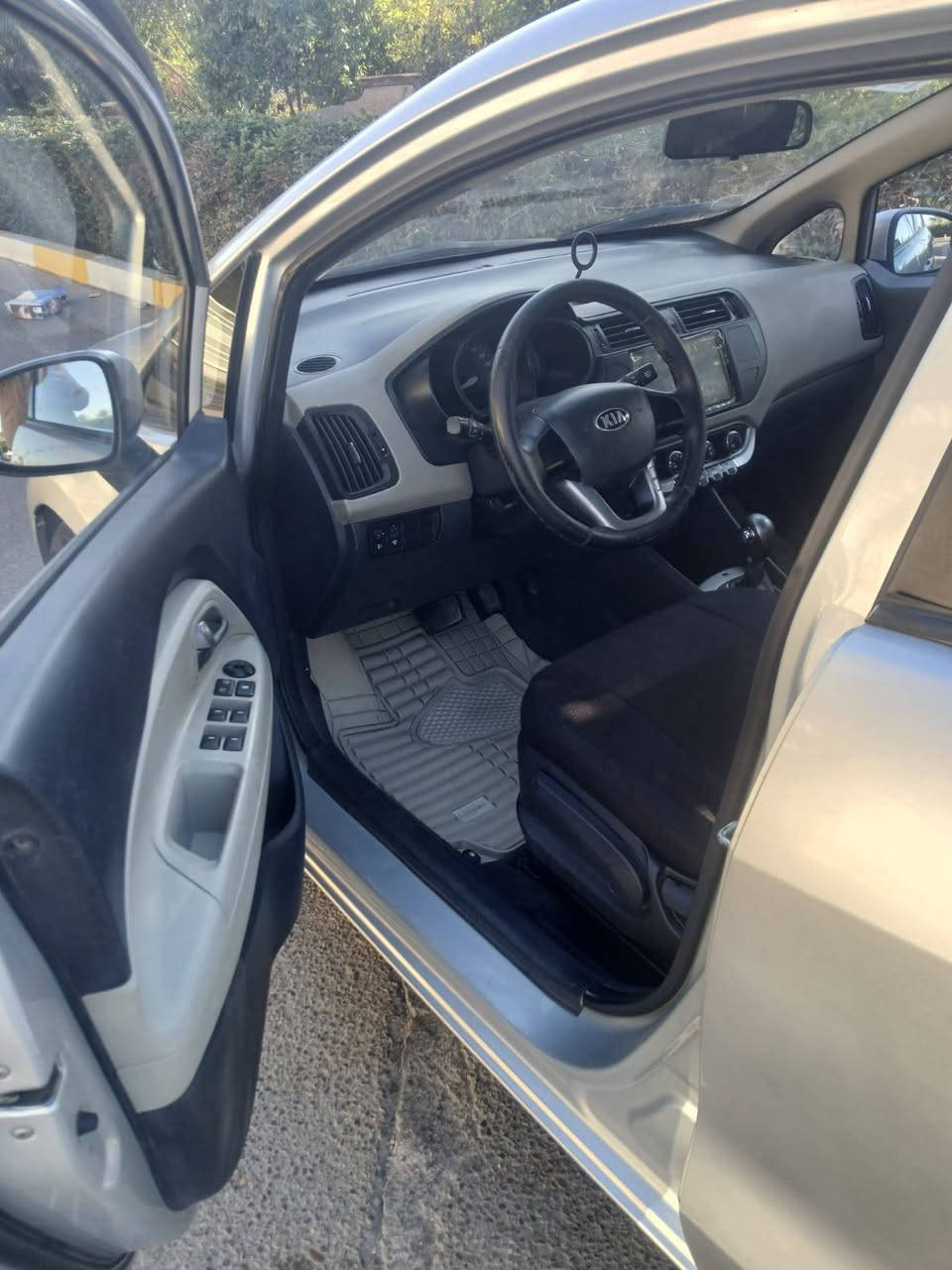 كيا ريو خليجي للاتصال *********** رقم بغداد الجديد مكفوله من الحادث والتبديل والفتح فقط مكانات جراد ومرشوشات تبريد ثلج تخم تاير جديد تحويل مباشر السعر 88$ بغداد, العراق
