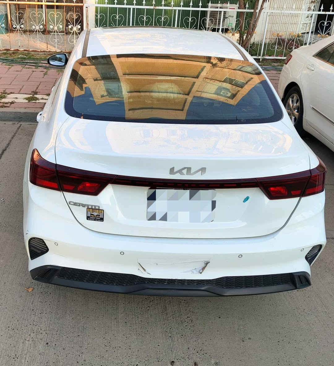 سيراتو بيضاء خصوصي رقمها بغداد موديل: 2024 ماشية 78000 كم
✅ المحرك: 2.0 لتر
✅ 4 سلندر
✅ ناقل حركة أوتوماتيك
✅ بنزين
✅ دفع أمامي
✅ ويل كب الاصلي وايضا متوفر بها ويل عادي
✅ كاميرا خلفية
✅ حساسات وقوف
✅ فتحة سقف كهربائية
✅ مقاعد جلد
✅ تشغيل سويج
✅ شاشة معلومات وترفيه
✅ مصابيح زينون/LED أمامية
✅ مكيف أوتوماتيك.
✅ عجلة قيادة متعددة الوظائف.
✅ مثبت سرعة.
✅ مرايا كهربائية مع طي كهربائي.
✅ يوجد بها بعض الطخات البسيطة في الخلف .
✅ مكانها في بغداد/ الشعب 
✅  للاستفسار الاتصال على رقم الهاتف واتس اب ومباشر:  ***********
