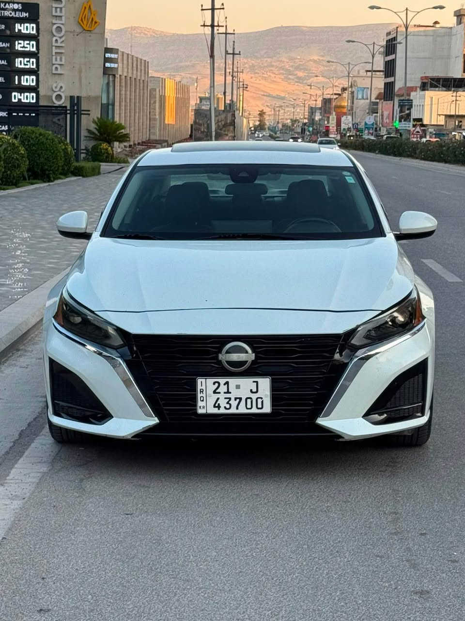 للبيع التيما SV بلاص فول الفول 
السعر 154 بيها مجال 
***********
موديل 2023
الون ابيض
شاشه جبير 
فتحه (سلايت)
ماشيه 36 
شحن وايرلس
هندبريك بصمه 
كشن هيتر 
استيرن هيتر 
لايتات بلادي 
تبريد ثلج 
رادار 360 درجة 
تشغيل عن بعد 
بصمه تشغيل 
بصمة ابواب + صندوق 
سونار ورقم الشاصي بلمنشور 
2 كلير امريكا 2 قطعه حادث بدون دواخل 
رقم سليمانيه سنويه رقم هزه براد كلشي جديد 
مكان السياره ديالى خانقين خناقين, ديالى
