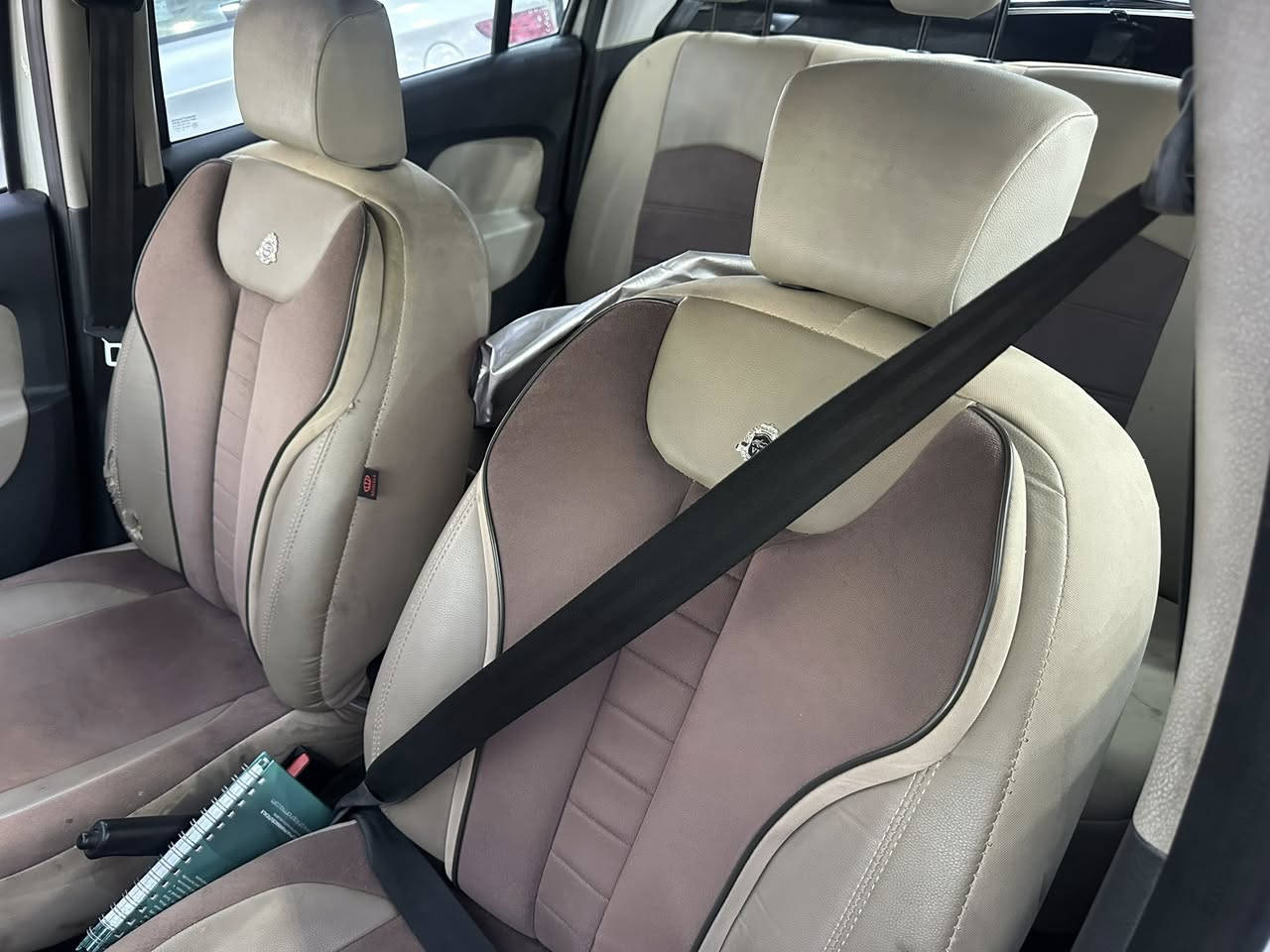 السلام عليكم بيع مستعجل السعر 65 قفل
رينو سمبل مديل 2020 
بيه بنيد مصبوغ وربع الجاملغ موضح بالصور 
ماشية 103 الف 
المكان النجف الاشرف 
للاستفسار ***********
