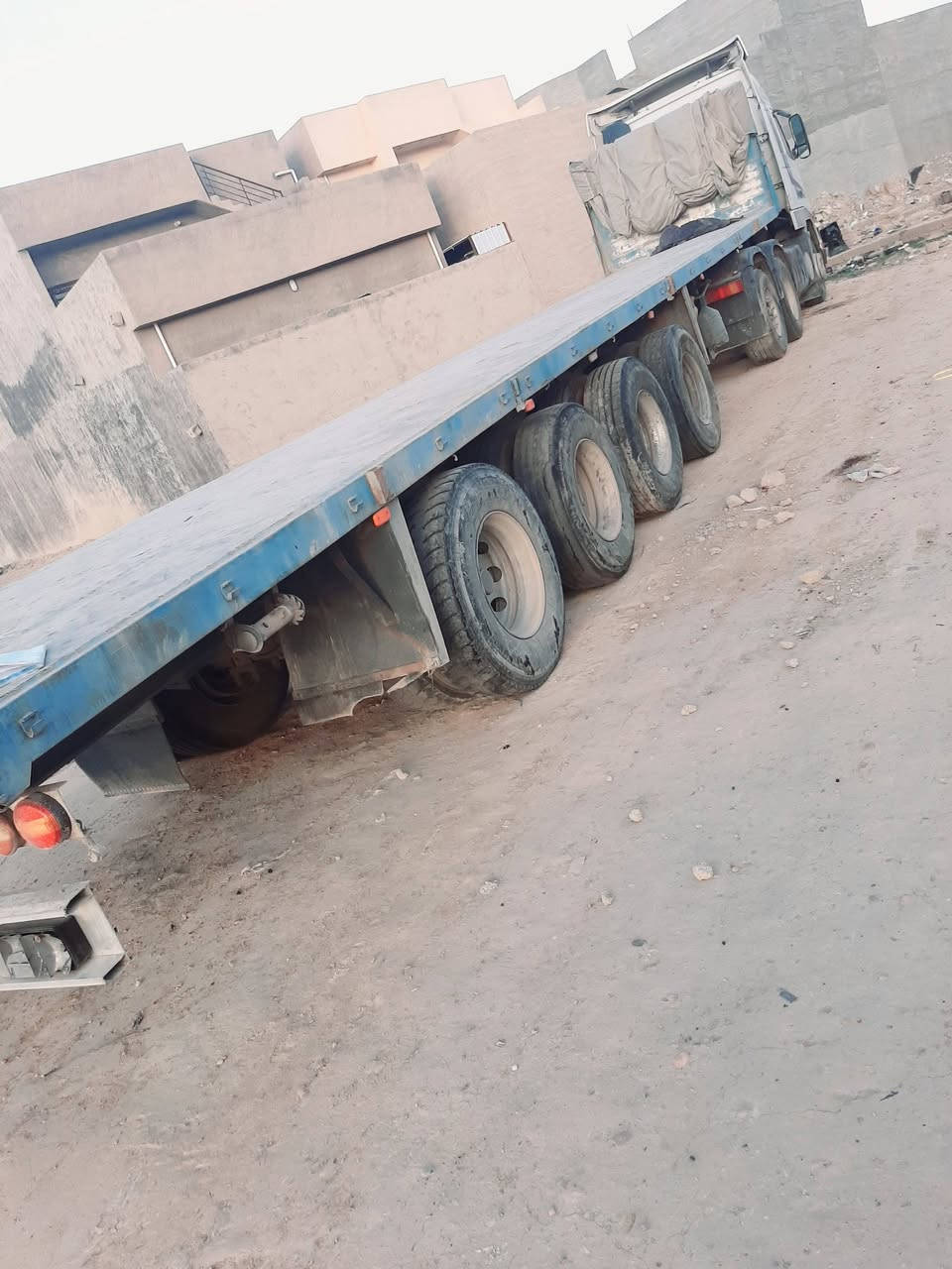 سلام عليكم
فالفو شخاطه موديل ٩٤ سحال رقم انبار مشروع وطني
وراها عربانه الالمانيه ٤ دناكير طول ١٣ ٦٠ شاصي ١٦
السعر  ٢٢٠ورقه وبيها مجال للستفسار ***********
