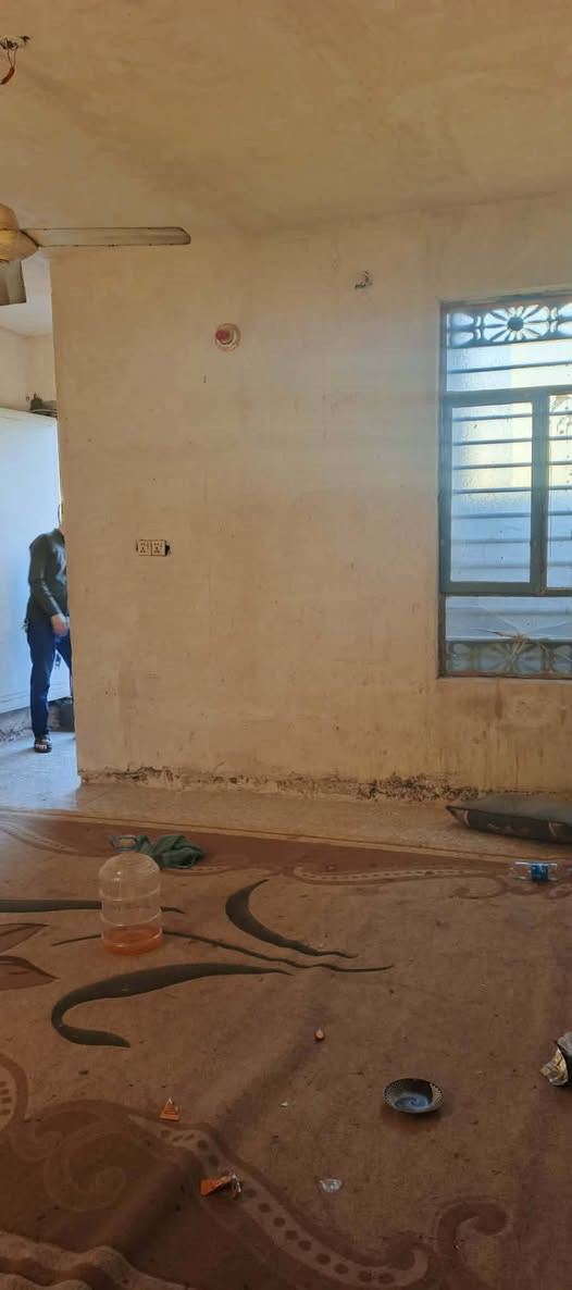 بيت للرهن 100 متر 
نجف حي النداء شارع المجمعات مقابل عمود 56 
منطقة 46 .
... طابقين...
الطابق الاول يحتوي على غرفة وصالة ومطبخ واستقبال وصحيات..
الطابق الثاني يحتوي على غرفتين وصالة وصحيات..
كونكريت مسلح...
سعر الرهن 15 مليون


**إذا كنت صاحب هذا الإعلان وتريد حذفه لأي سبب، رجاءا أرسل رسالة إلى الدعم الفني**