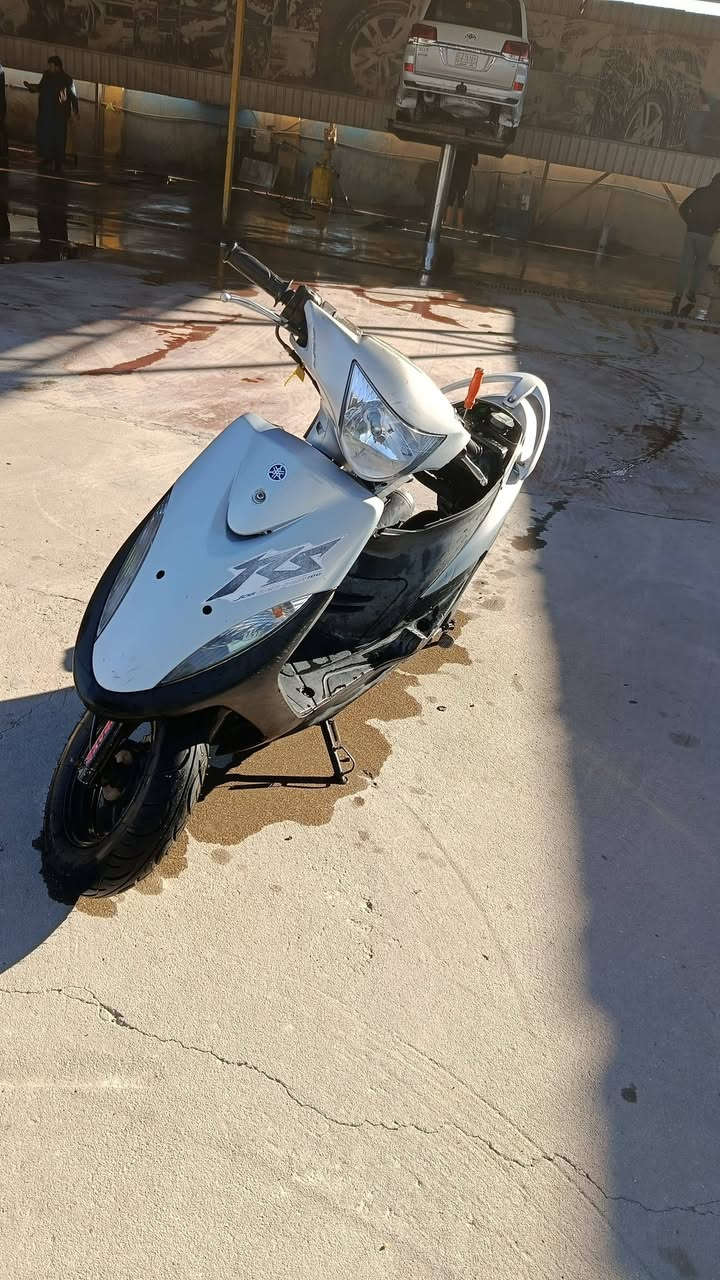 السلام عليكم 
ماكس للبيع مصارله ٤ اشهر من نازله الحاويه شوفت عينك بل صور اي نقص مابيه وسعره ٩٠٠ الرقم *********** والي يريد يفحص خلي يجب ويا 5 فيتريا ويجي والشراي فقط يخابرني على رقم
