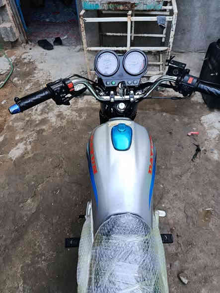 السلام عليكم دايون عضم موديل22 طالعه بل 23 دراجة جديدة برغي مامفتوح بيهة  رايدهة 1350 اوراق اصولي وصل معرض ثامر خلخال مكاني كربلاأ حولي مستشفئ الكفيل ***********
