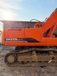دووسان • DH225-7 • حفارة