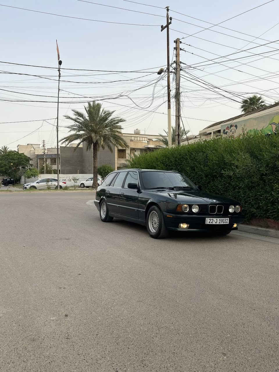 للبيع 525 ستيشن مسكر كير اوتو موديل ٩٢ 
سياره جديده بدون نقص جاهزه 
مصبوغه عام جماليه صبغ درجه اولى 
بدون خياسات 
كهربائات وضع شركه بدون جطلات وكلشي شغال 
تبريد ثلاجه وحماوه ثابته 
رقم اربيل جديد وهزه جديده وسنويه لل٢٠٣١. تريد تحويل تريد وكاله اني حاظر 
داخل جلد لوك زلغ مبي 
تخم تاير وويل جديد 
صدر امامي خلفي جديدطسه ناعمه كلش 
مكاني بغداد السيديه 
السعر ٦٨ وبيها مجال بسيط جدا 
*********** 
الشراي يتصل

