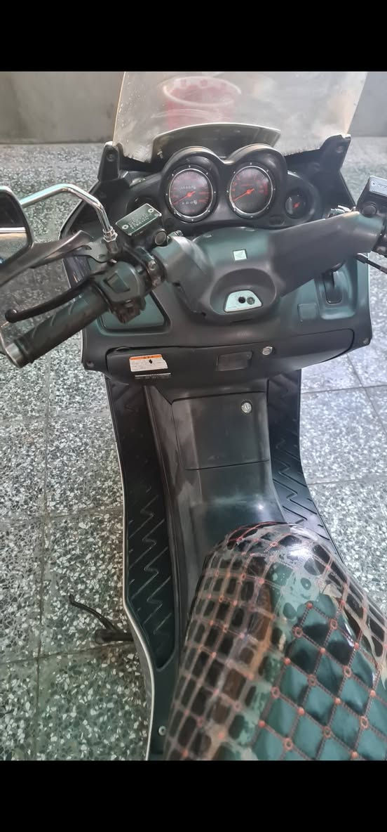 السلام عليكم
فورزه ٠٦ للبيع دراجه كلش نظيفه كفراتها بيها شخوط محرك بلادي  مرقمه بغداد باسمي للاتصال ***********
