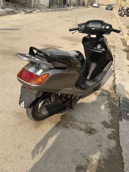 السلام عليكم دراجه سبيسي مكينه ياباني لا مفتوح ولا مجفت كهربائيات شغاله كلها بس الكفر الامامي جارد السعر 800 وبيه مجال العنوان كوت رقم الهاتف ***********
