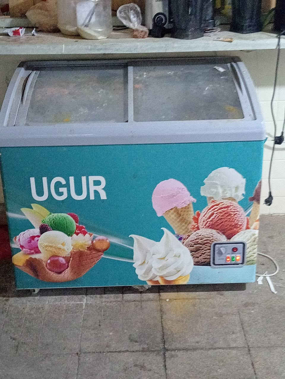 عارضة عمودية نظيفة جدا 
عرضها مترين ونص 
سعرها مليون و300 الف

عارضة عمودية نظيفة جدا 
سعرها 225 الف

عارضة طرحية اخت الجديده 
سعرها 200 الف

40 كونفيرة شغالة 
سعر الوحدة 60 الف 

بغداد سبع ابكار 
***********
غير متواجد على الفيس
