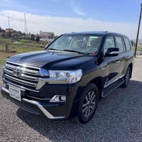 لاندكروز • ٢٠١٧ • ٢١٥ ألف كم