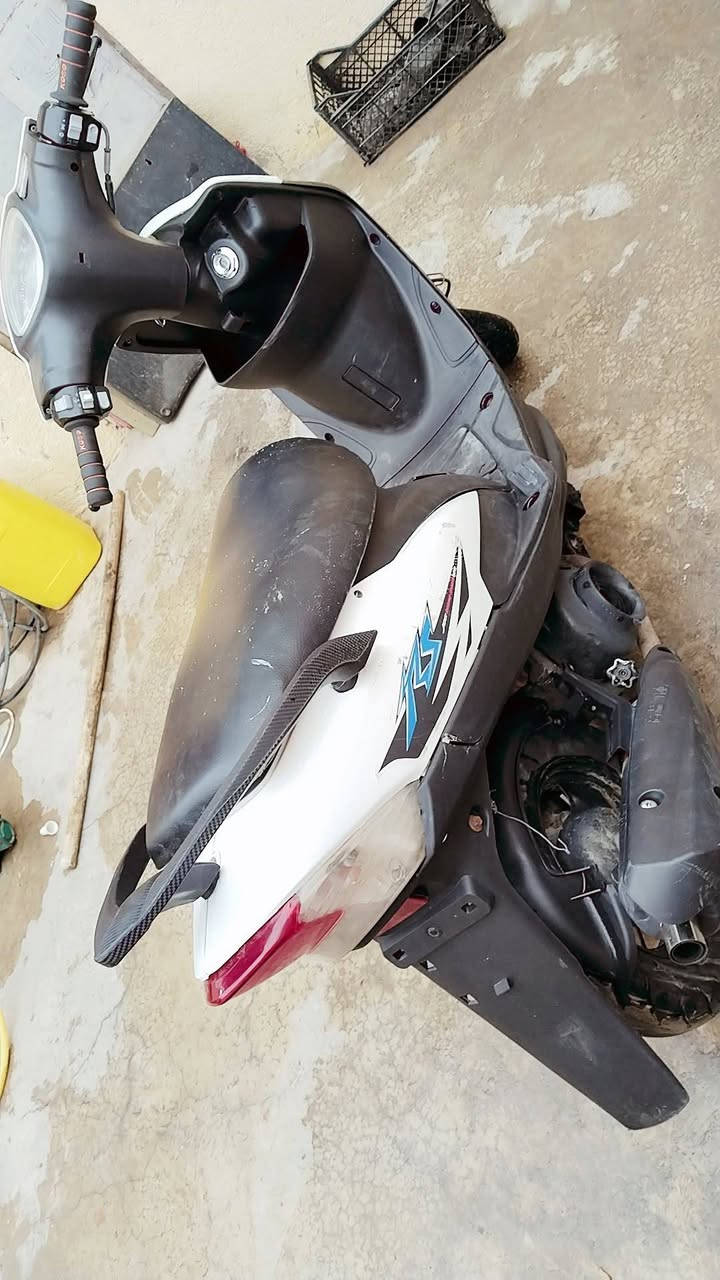 سلام عليكم هاي دراجه عرضه للبيع السعر 450 هذا رقم ***********
