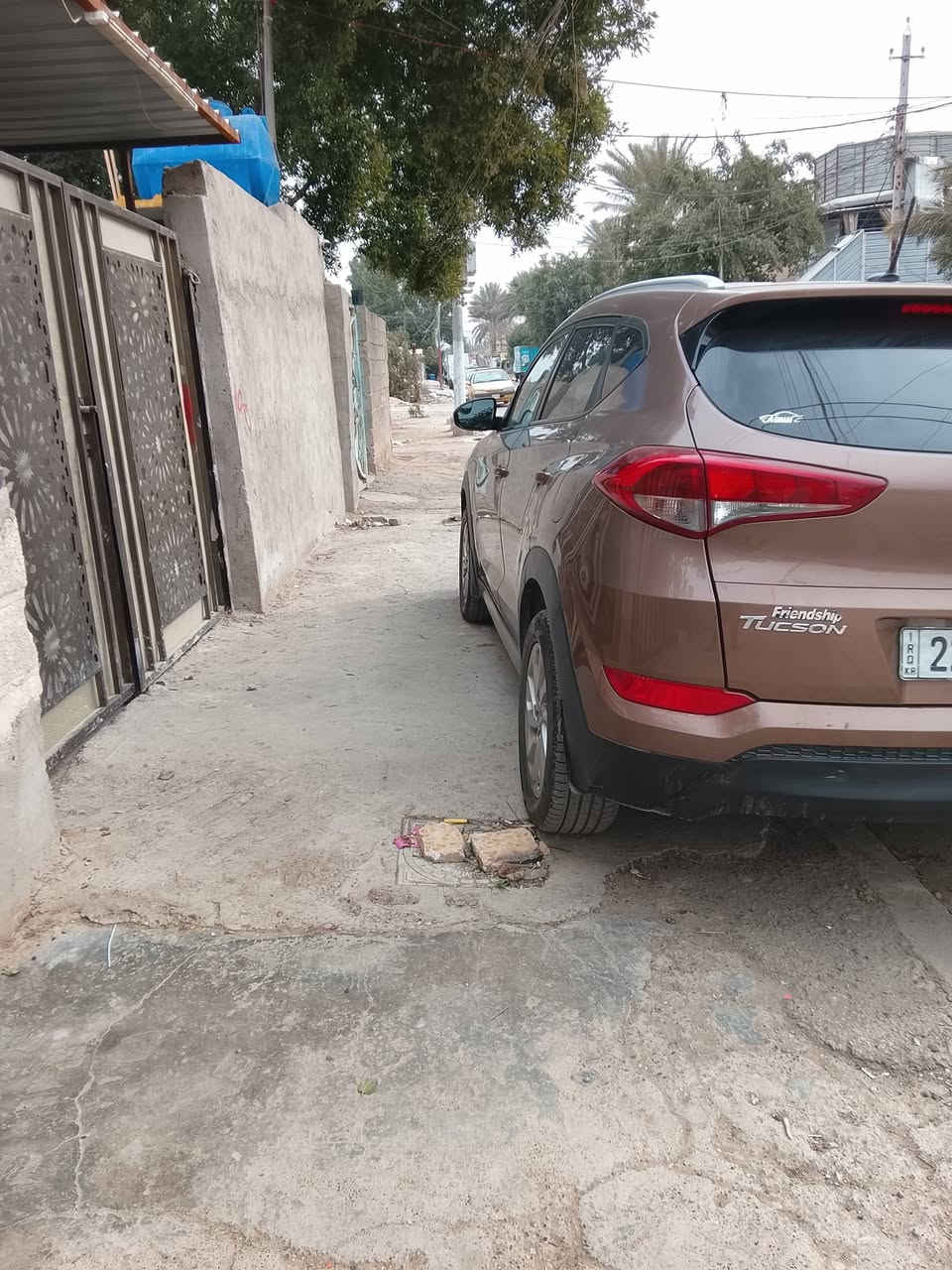 السلام عليكم توسان موديل 2017 دخول جديد كفاله بس الكصات سعر ٧٣  بيه مجال قليل حق جيه بانزين اربعه سلندر السياره جديده  الرقم ***********
