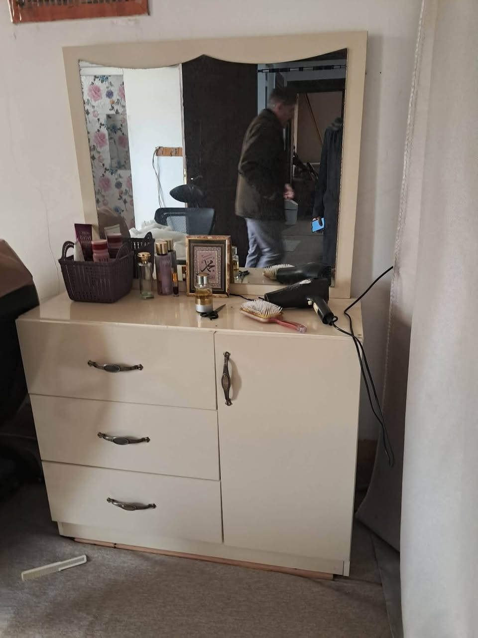 غرفة نوم تركي نضافة 100٪100 سعر 350 الف مع التوصل 
لباب البيت الاستفسار والتواصل خاص #الجميع


**إذا كنت صاحب هذا الإعلان وتريد حذفه لأي سبب، رجاءا أرسل رسالة إلى الدعم الفني**