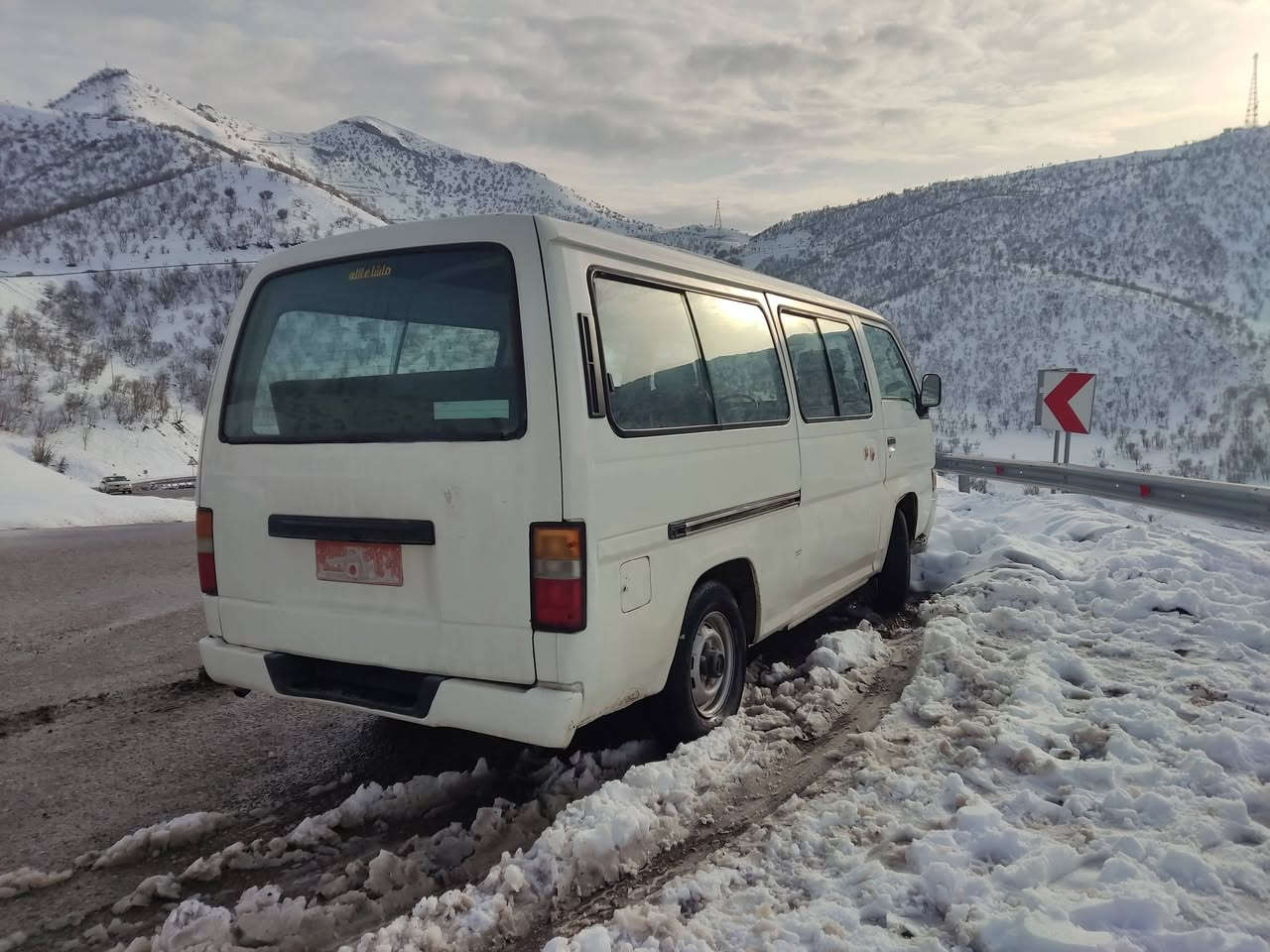 نیسان تەخت ئاڕمی سلێمانی
چوار تایەی لۆک
تەبرید گێڕ مەکینە بەشەرت
50 گەڵاو معەمەلا
***********
***********
