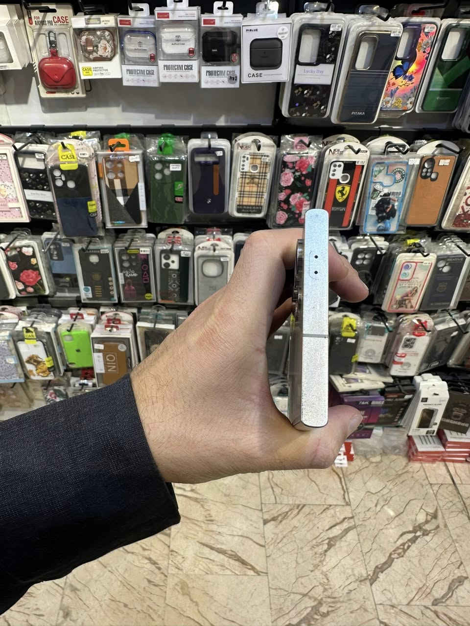 السلام عليكم
Samsung s24 ultra 1TB
الجهاز ضمان عين الفهد
مكفول من التصليح ومن أي خلل
فقط القلم مالته مكسور مرة يشتغل مرات لا
وبي شخوط خفيفة بالشاصي أثرات مال كفر مو ضربات
باكيت وكيبل أصلي
تفاصيل الجهاز كلها بالصور
السعر 925 ألف قفل
مكاني بغداد العامرية
***********
لا يوجد توصيل
