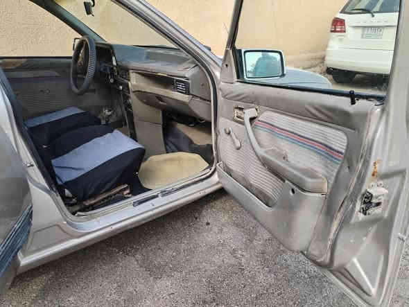 للبيع سياره كاديت موديل 91 شرط محرك وكير مكفول  وكشره نظيف سعره 19ورقه وبيه مجال اي استفسار اتصل علا رقم *********** مكانه حديثه
