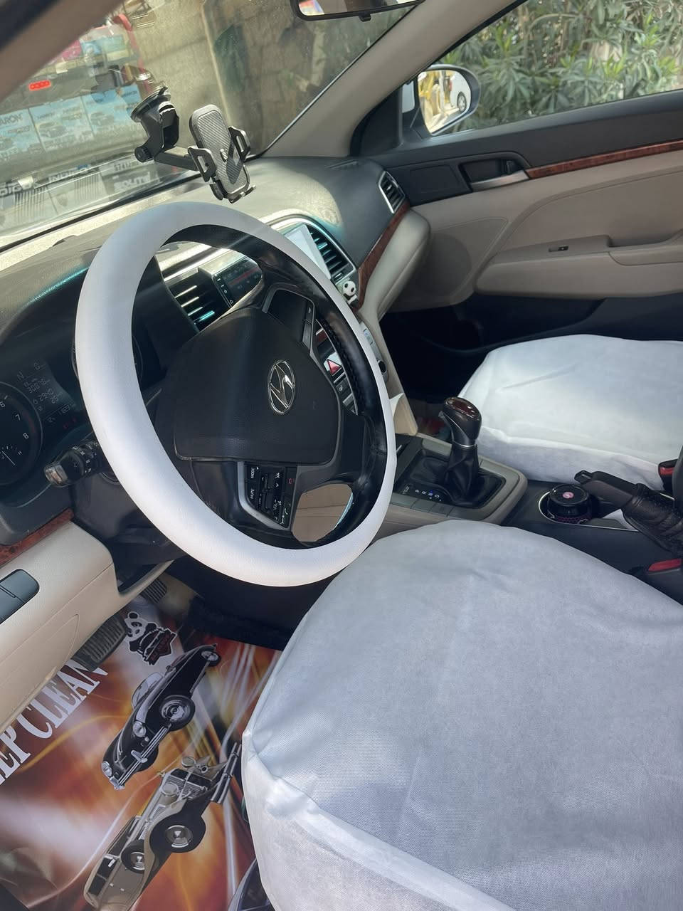 اسلام عليكم الانترا 2018خليجي 
بسمي فتحة سقف
حساس خلفي 
شاشة كامرة زنون LED
سعر 147$
غير متواجت عل نت 
***********
