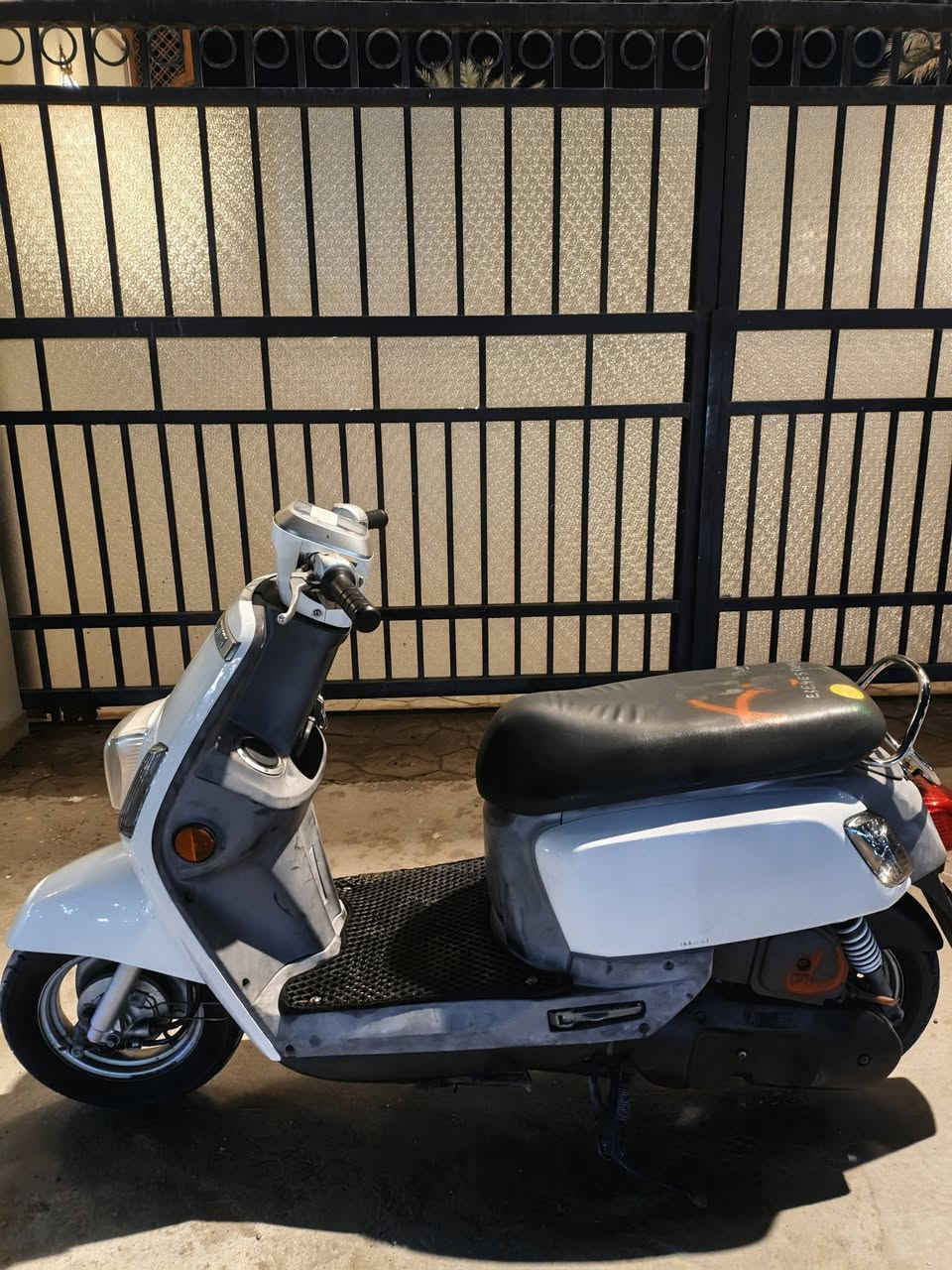 دراجه بوليس مسطره نوزل الدراجه خير من الله نضافه كشر مكينه ناعمه كلهة بلادي كفرات مختمه الدراجه مكفوله من كلشي صار شهر منزلهة رمبه تاخذهة ترتاح متشوف الفيتر شراي راسلني خاص او يتصل عالرقم ***********
