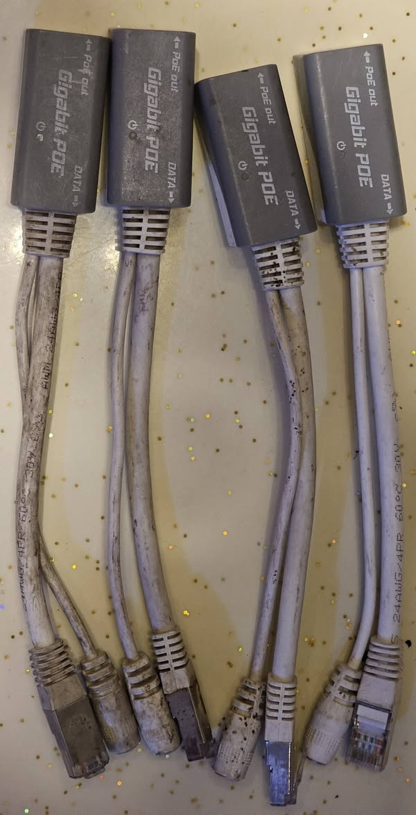 السلام عليكم قطع للبيع توصيل كافة محافضات خلال 24 ساعة
جهاز 912 مستخدم 5g عدد 4 السعر 150 ألف 

محولات ميموسا جدد عدد 2 السعر 25 ألف 

انجكترات مستخدم عدد 4 مع محولاتهن السعر 30 ألف 

نانو بور بيم عدد 1 السعر 55 ألف 

للتواصل ***********
