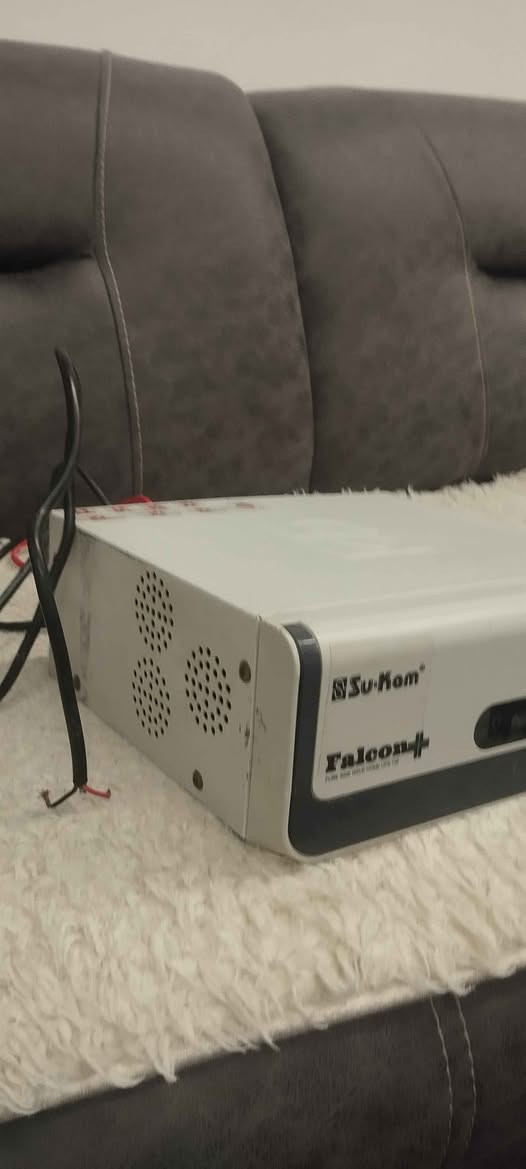 ئنڤێتەری A3.5 مارکەی هندی کە ئەتوانی پاتری پێ شەحن کەیتەوە کارەبای لێ وەرگری .
*********** السليمانية, العراق
