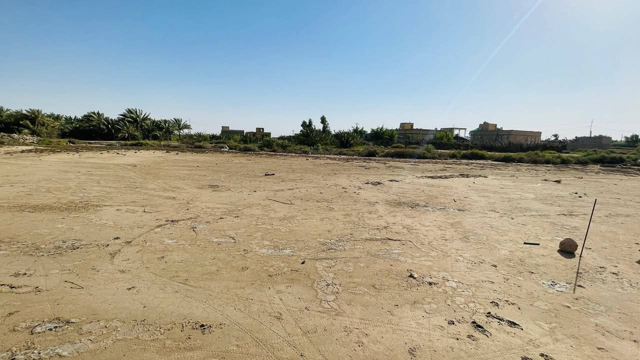 قطعه طابو أسهم للبيع
مساحه 300 متر 

طريق سوك فضليه نزله سيد احمد كاع السعدون 

مسافه عن شارع لعام 200 متر 

سكنيه كافه لخدمات 

السعر جدا مناسب 16 وبيه مجال للشراي 

لاستفسار والتواصل خاص او على الارقام لتاليه

ابو امير  :  ***********

منتظر حازم :  ***********

نستقبل كافه العروض الطابو والزراعي بيع وشراء في جميع مناطق سوك الشيوخ في مكتب الأمير للعقار  حي الجوادين قرب الصيدليه مباشرتا
