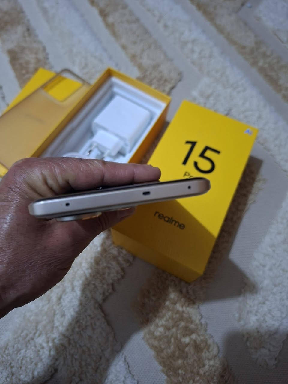 السلام عليكم 
ريلمي 15 برو/كامل ملحقاته 
📱المعالج : Snapdragon 7 Gen 4
💾 الذاكرة :  512GB والرام 12+14
💾 الشاشة : امولد 6.8 بوصة - 144 هرتز 
📷 الكاميرا : 50 + 50 ميجابكسل
🔋البطارية : 7000 مللي أمبير __  
شحن سريع 80 واط
سعره 500 الشراي يراسلني


**إذا كنت صاحب هذا الإعلان وتريد حذفه لأي سبب، رجاءا أرسل رسالة إلى الدعم الفني**