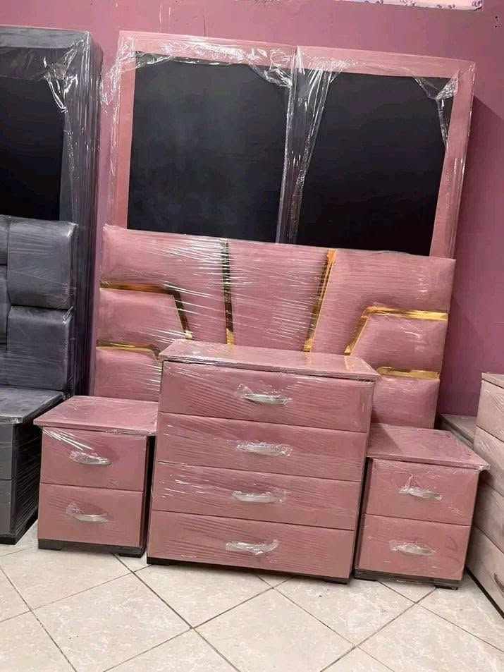 📍باك بيت النعاس الاصلي المكون من :
✅️  كادر الناموسية 
✅️ الماطلة 
✅️ 2 كوافوزات صغار ( 2table de nuit)😱
✅️كوافوزة كبيرة 🔥
✅️كادر مراية 🥳
140/190✅
التوصيل جميع المدن حتى الباب الدار تشوف سلعة عاد تخلص مرحباا بالجميع 👆👆
📩 مرحبا بكم فأحسن خدمات الأثاث 💯  
⏳ *العرض محدود، سارعوا قبل النفاد مكناس, المغرب


**إذا كنت صاحب هذا الإعلان وتريد حذفه لأي سبب، رجاءا أرسل رسالة إلى الدعم الفني**
