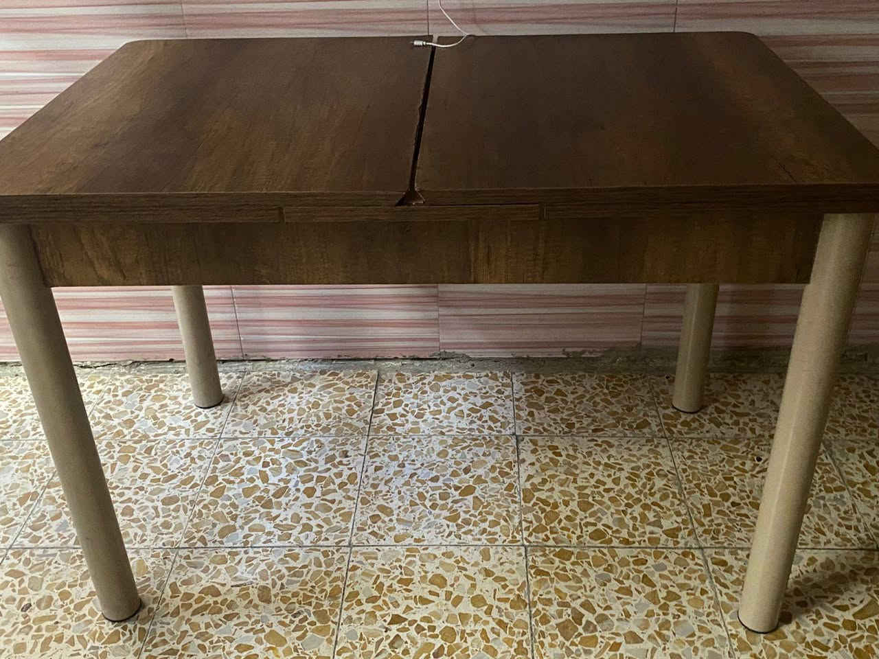 ثلاجه جه وميز طعام بدون كراسي ب١٧٥ بغداد حي العامل


**إذا كنت صاحب هذا الإعلان وتريد حذفه لأي سبب، رجاءا أرسل رسالة إلى الدعم الفني**