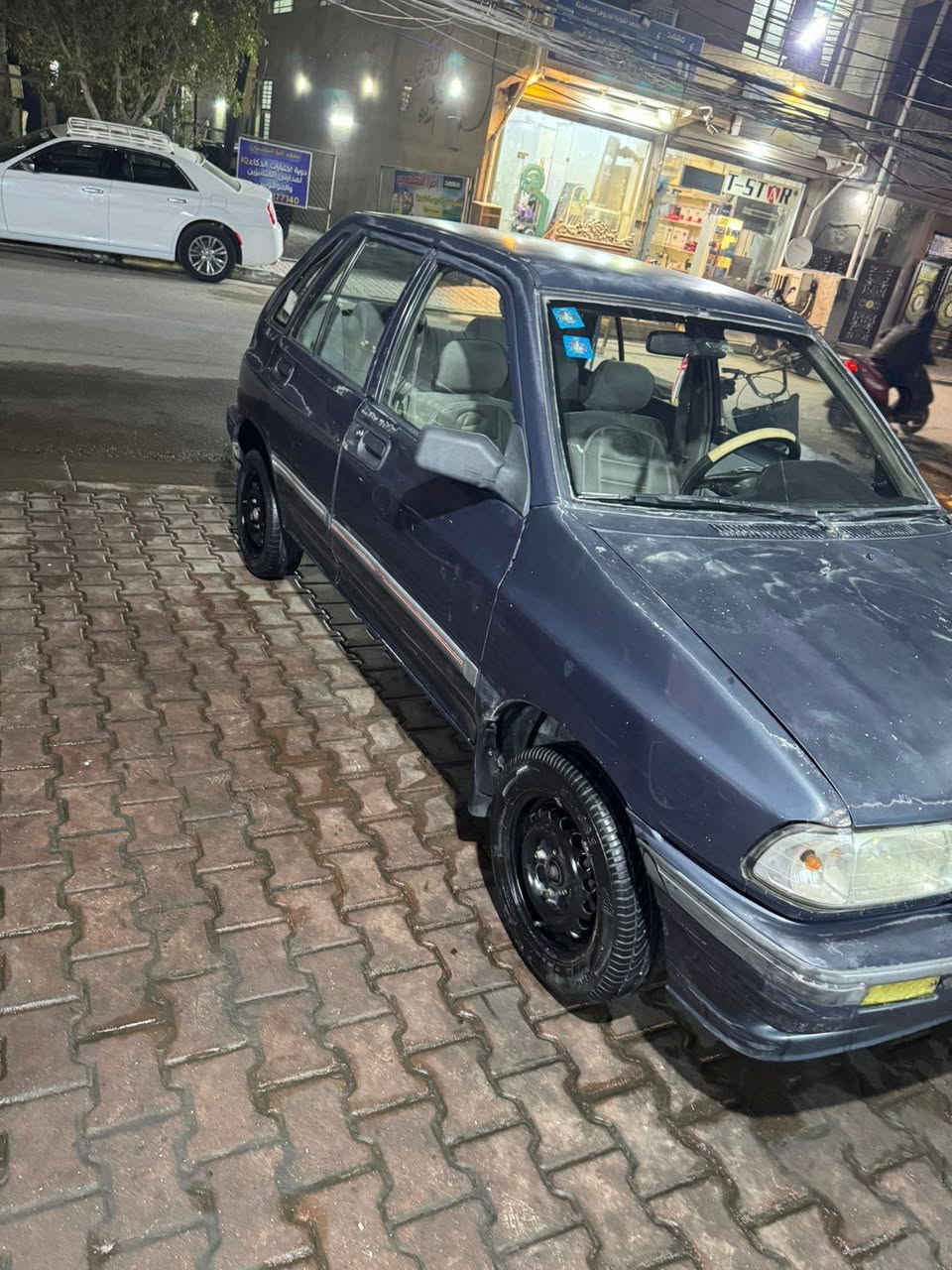 السلام عليكم لبيع كيا برايد موديل ٩٤ سياره خير من الله رقم دولي بغداد بسمي تحويل ثاني يوم هاذه رقمي *********** مكاني كريعات السعر ٣٨ وبيهه مجال بصيط لشراي سياره ابلاديه تبريد ثلج صدر امامي خلفي جديد
