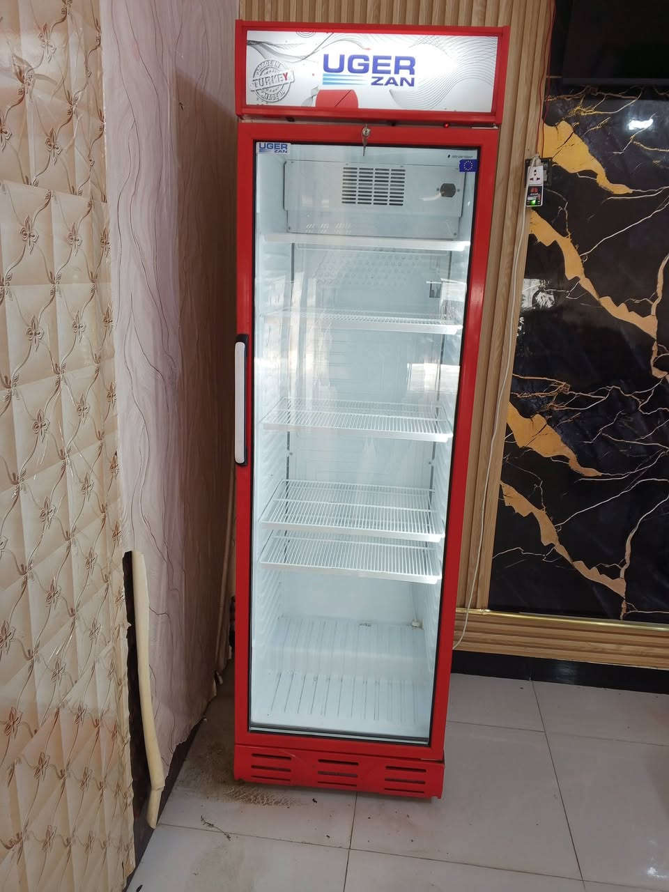 سلام عليكم غراض مطعم للبيع استفسار عله هاذه رقم ***********
