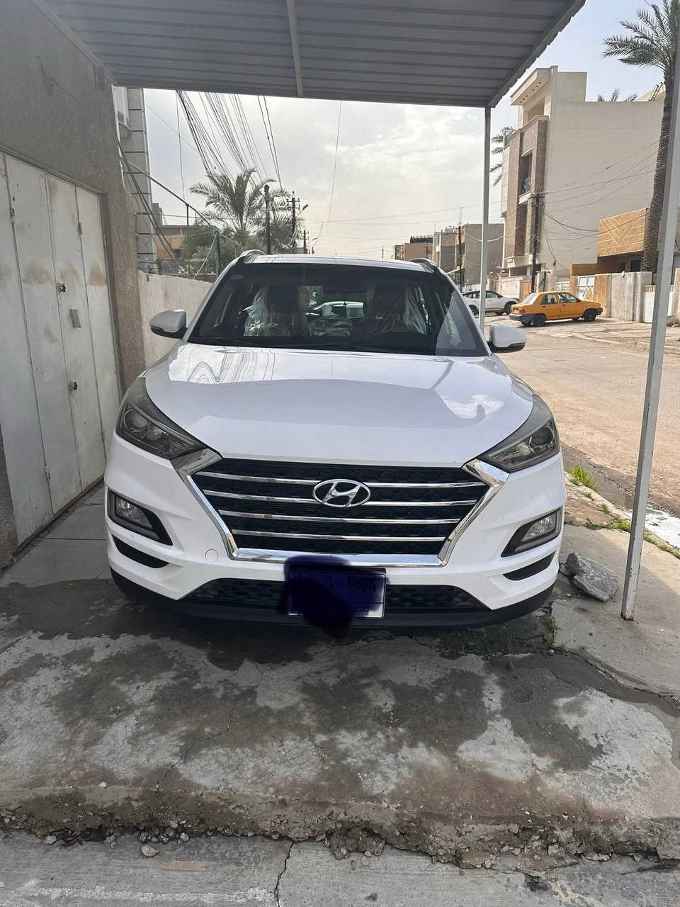 توسان ٢٠١٩ خليجي مكفولة من الصبغ 

رقم بغداد الماني تحويل مباشر 

ماشية ٩٠ الف مواصفات بصمة بانوراما حساس امامي خلفي كامرة خلفية كشن السائق كهرباء وكشنات جلد

بها رصعة بالباب اليمين الامامي مبينة بالصور

السعر ٢٠٠ ورقة وبيها مجال 

للاتصال : ***********
