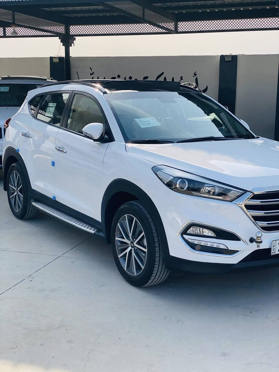 تكسون 2017 خليجي كوري
بنرامه 
شاشه تحكمات ستيرن 
حساسات امامي خلفي 
قطعتين تبريد 
دوسات 
لايت لد بك لايت لد 
ماشيه 70 حقيقي 
وضع شركه 
الاستفسار:***********
