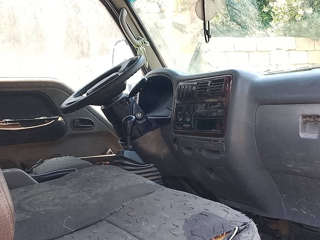 سلام عليكم كية حمل فونتيرة فحل اللبيع  مكينة مالته ٣٠٠٠ كير اكسن خير من الله موديل ٢٠٠١ والسنوية مالته ساقطة خمسة أشهر السعر 75 وبيه مجال *********** الرقم

