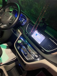 كرايسلر فئة ال گراند كرفان 2022 اللون نفطي مميز  مواصفات نص فول بصمه ت...