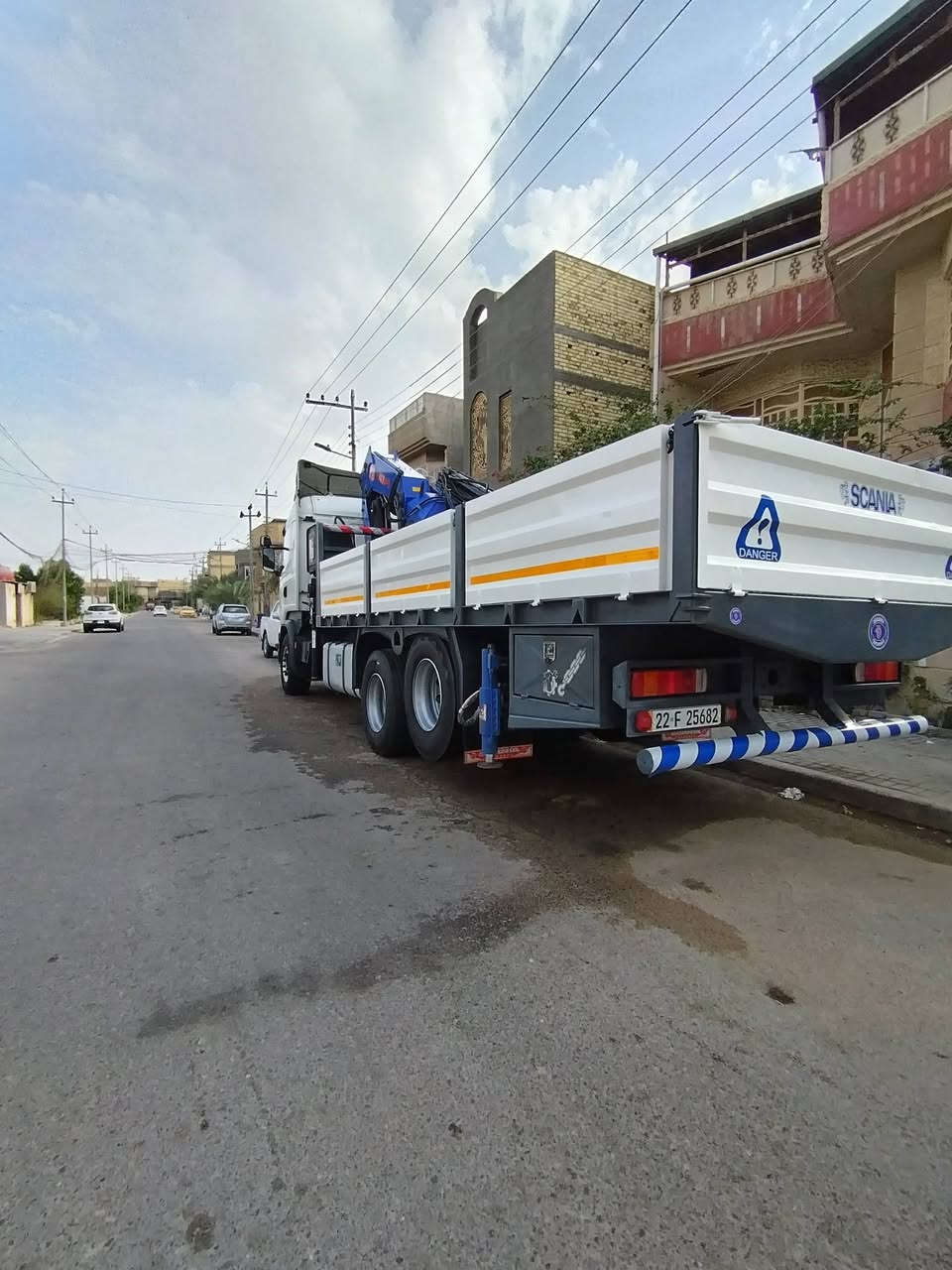 سكانيه للبيع مديل ٢٠١٥ مكينه ٤٩٠ تخم تاير بدي تفصال سنكر أربيل سياره رقم أربيل تحويل ثاني يوم كرين pmحجم 47 حمل ٢١ طن سلايتات  عدد ٦ اربع رجلين ريمونت كنترول عنوان بصره ***********
