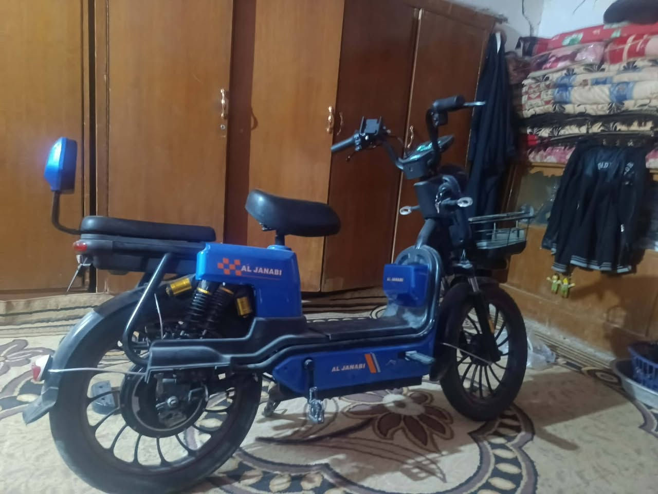 السلام عليكم ورحمة الله وبركاته باسكل شحن للبيع حجم 20  بي عطل الباسكل يشتغل بس ما يمشي الباسكل ماصارلي 5اشهر من مشتري  السعر قيم وأخذ العنوان النجف ناحيه القادسيه تواصل خاص


**إذا كنت صاحب هذا الإعلان وتريد حذفه لأي سبب، رجاءا أرسل رسالة إلى الدعم الفني**